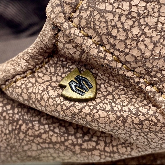 NWOB Minnetonka Anna Ballerina Flat in Distressed Leather, 6 - Picture 10 of 15